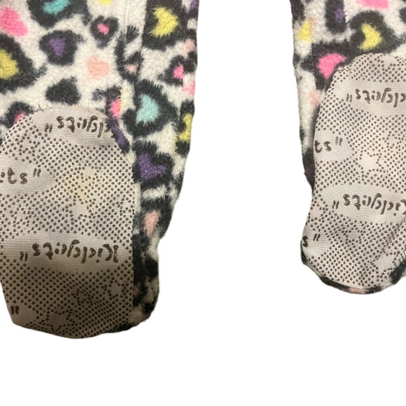 Kidgets Pink and Purple girls Hearts Sleeper. Size 18M. - Picture 4 of 6